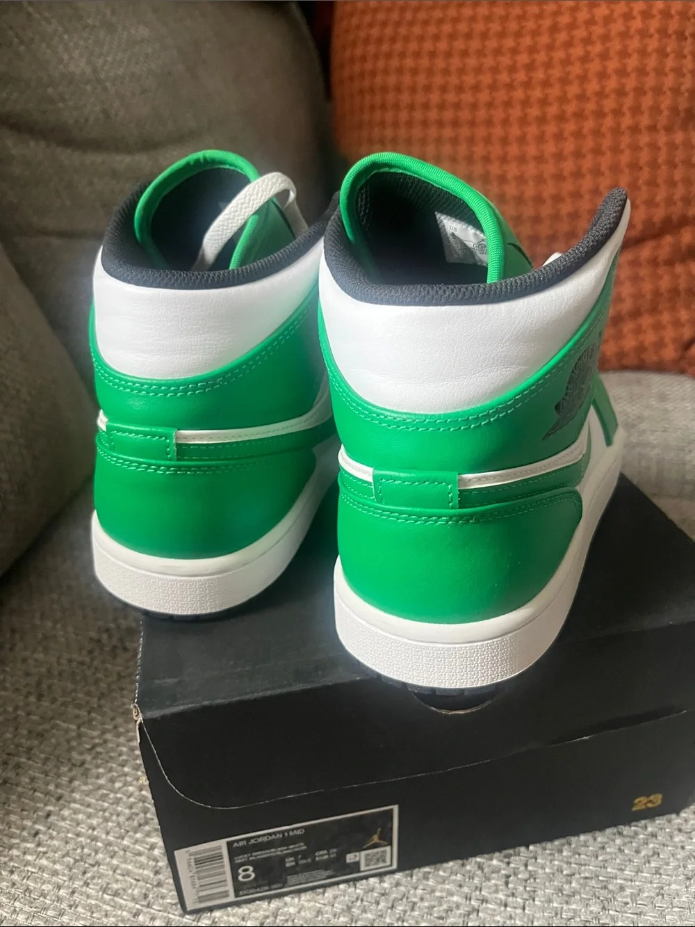 Nike Mid-Top Sneakers in White and Green